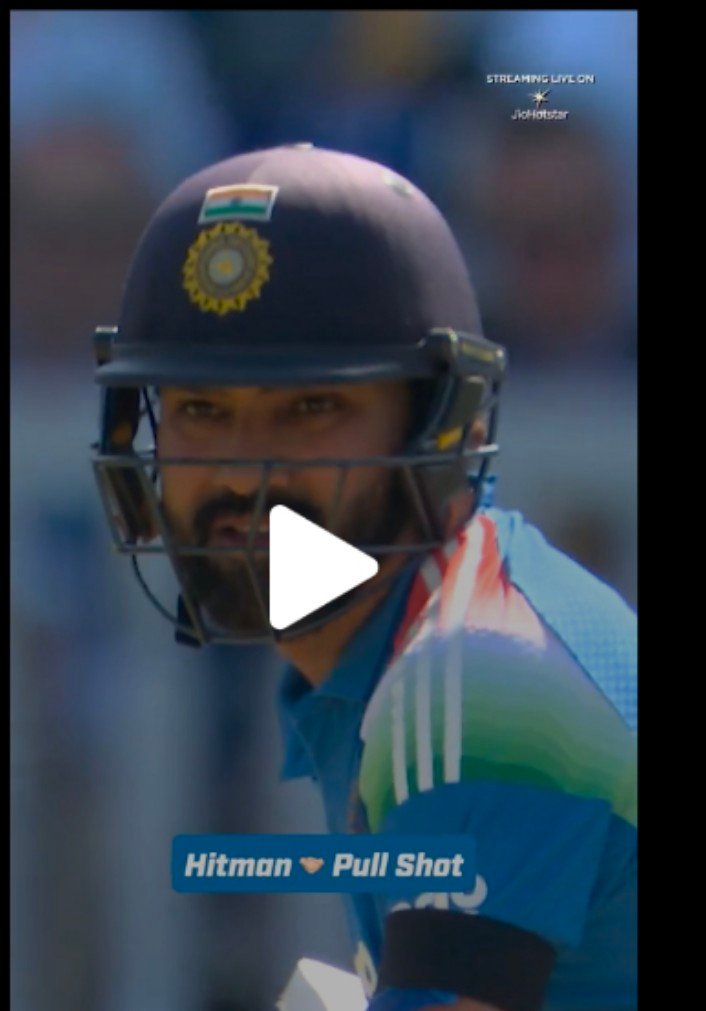 IND 149/1 IN 25 OVERSInd vs Eng:  ఫస్ట్ వికెట్ కోల్పోయిన టీమిండియా ఒక్క సిక్స్, 10 ఫోర్లతో 77 (84) రన్స్ దగ్గర గిల్ ఔట్ క్రీజులో రోహిత్ శర్మ  67 (62 బంతులలో 2 సిక్సులు, 9 ఫోర్లు), కోహ్లీ  25 ఓవర్ల దగ్గర ఇండియా స్కోర్ 149-1