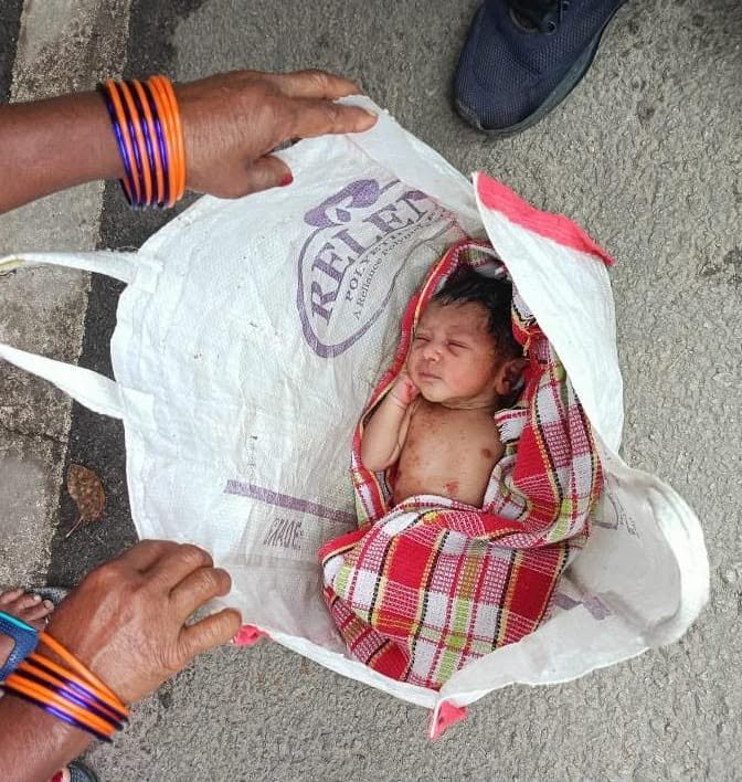 శంషాబాద్ లో హృదయ విదారక ఘటన 