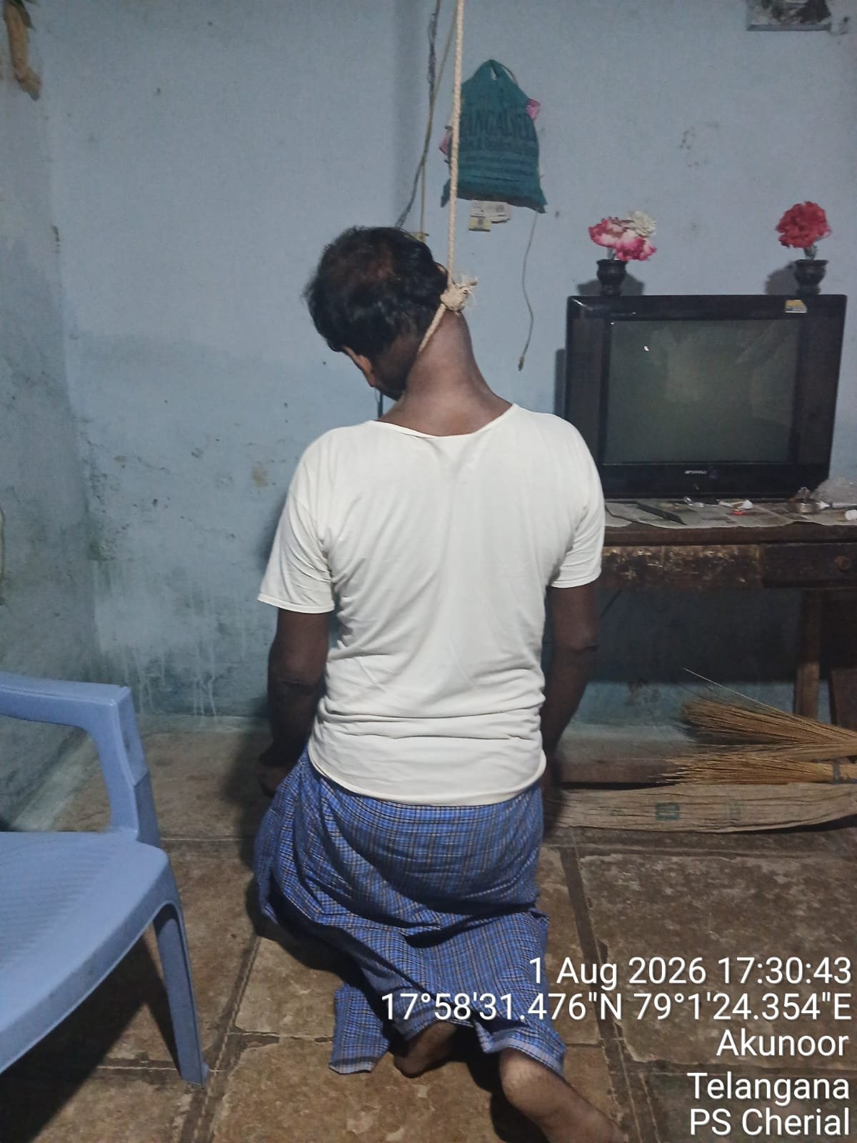 ఆకునూర్ లో విషాదం.. అనారోగ్యంతో వ్యక్తి ఆత్మహత్య  - Additional Image