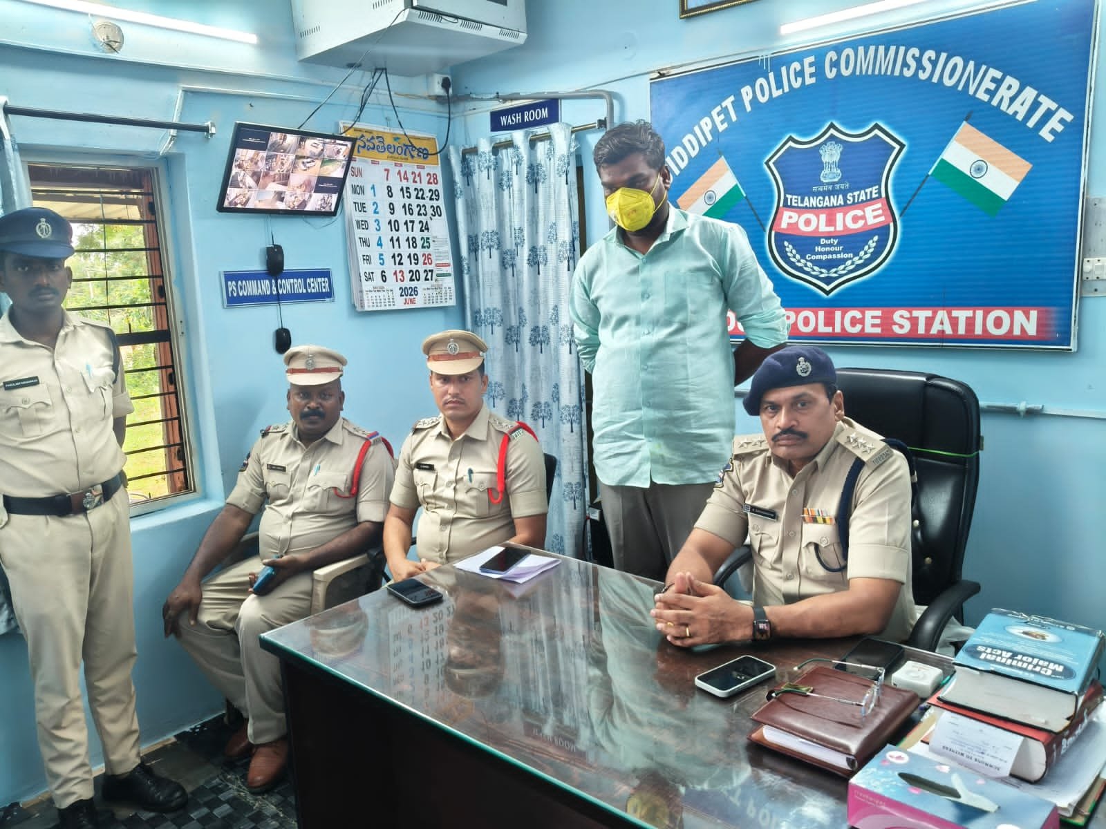 మహిళా అధికారిని వేధింపులకు గురిచేసిన జర్నలిస్ట్ అరెస్ట్, రిమాండ్ 