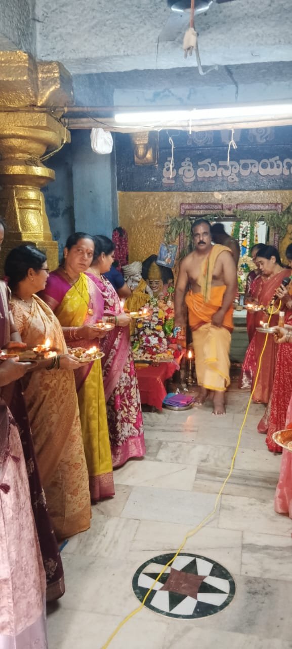 శాస్త్రోక్తంగా ఆండాళ్ తిరు నక్షత్రోత్సవం 