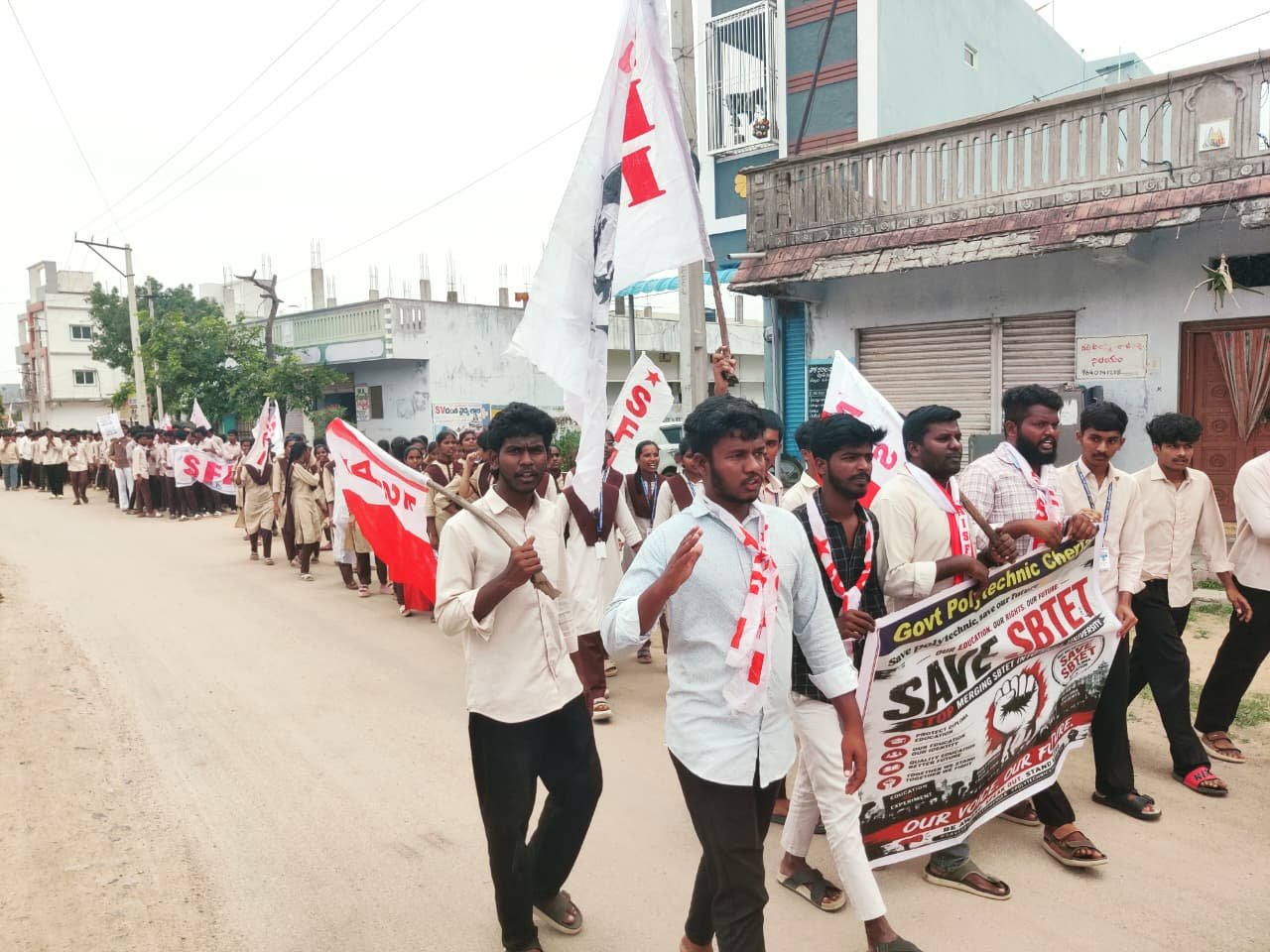 సాంకేతిక విద్యను నిర్వీర్యం చేసే ఆలోచన మానుకోవాలి: విద్యార్థి సంఘాలు డిమాండ్