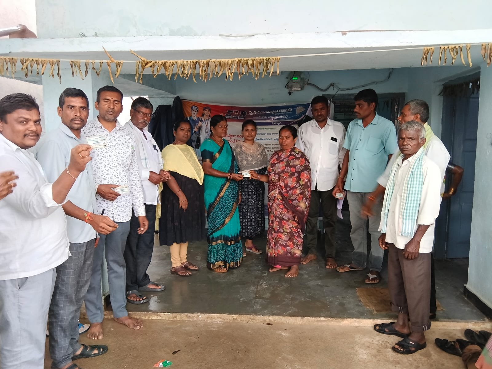 ప్రజా సంక్షేమమే లక్ష్యంగా స్మార్ట్ రేషన్ కార్డుల పంపిణీ
