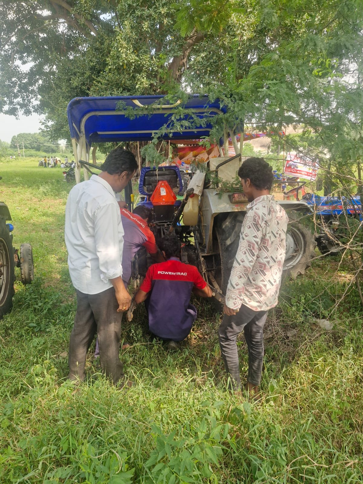 కపీశ్వర ట్రాక్టర్స్ - పవర్‌ట్రాక్ చేర్యాల షోరూం ఆధ్వర్యంలో ఉచిత సర్వీసింగ్  - Additional Image