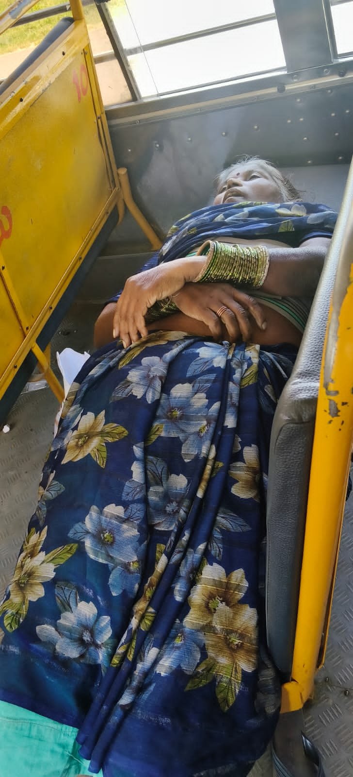 బస్సులో గుండెపోటుతో మహిళ మృతి 