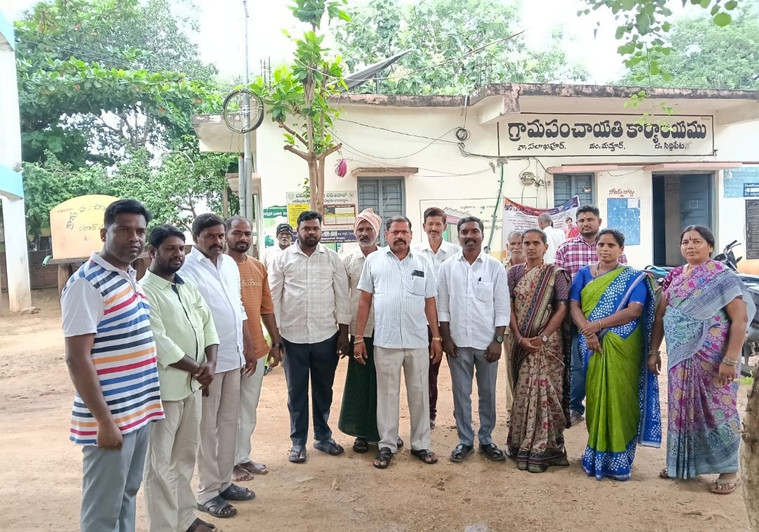 సలాక్ర్ పూర్ పాఠశాల ప్రహరీ గోడకు భూమి పూజ