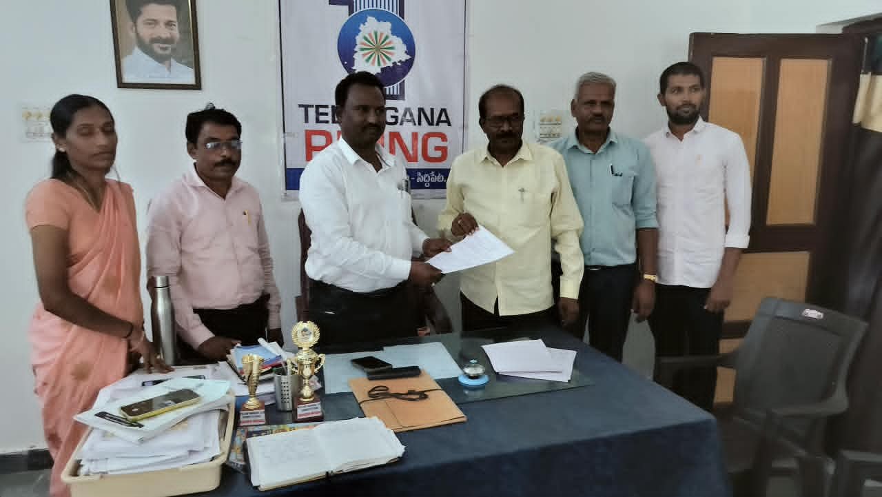 మద్దూర్ నూతన ఎంపీడీవో గా శ్రీనివాస్ బాధ్యతల స్వీకరణ
