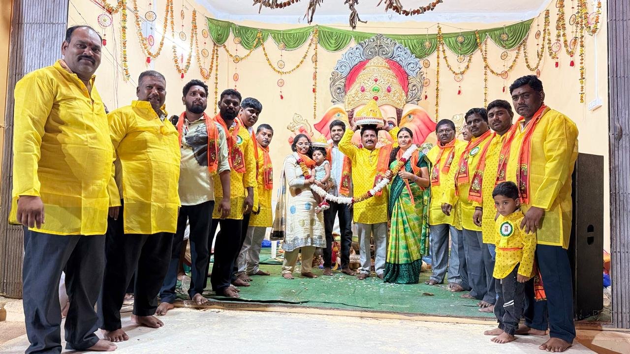నాలుగోసారి గణపతి లడ్డూ దక్కించుకున్న సుధాకర్ దంపతులు 