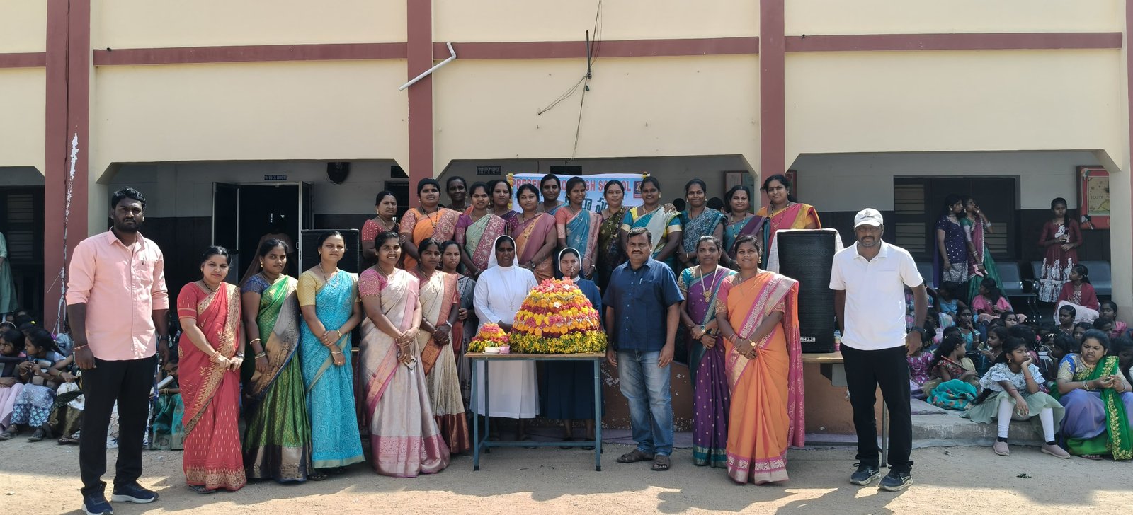 ప్రజెంటేషన్ హై స్కూల్ లో ఘనంగా బతుకమ్మ ఉత్సవాలు 